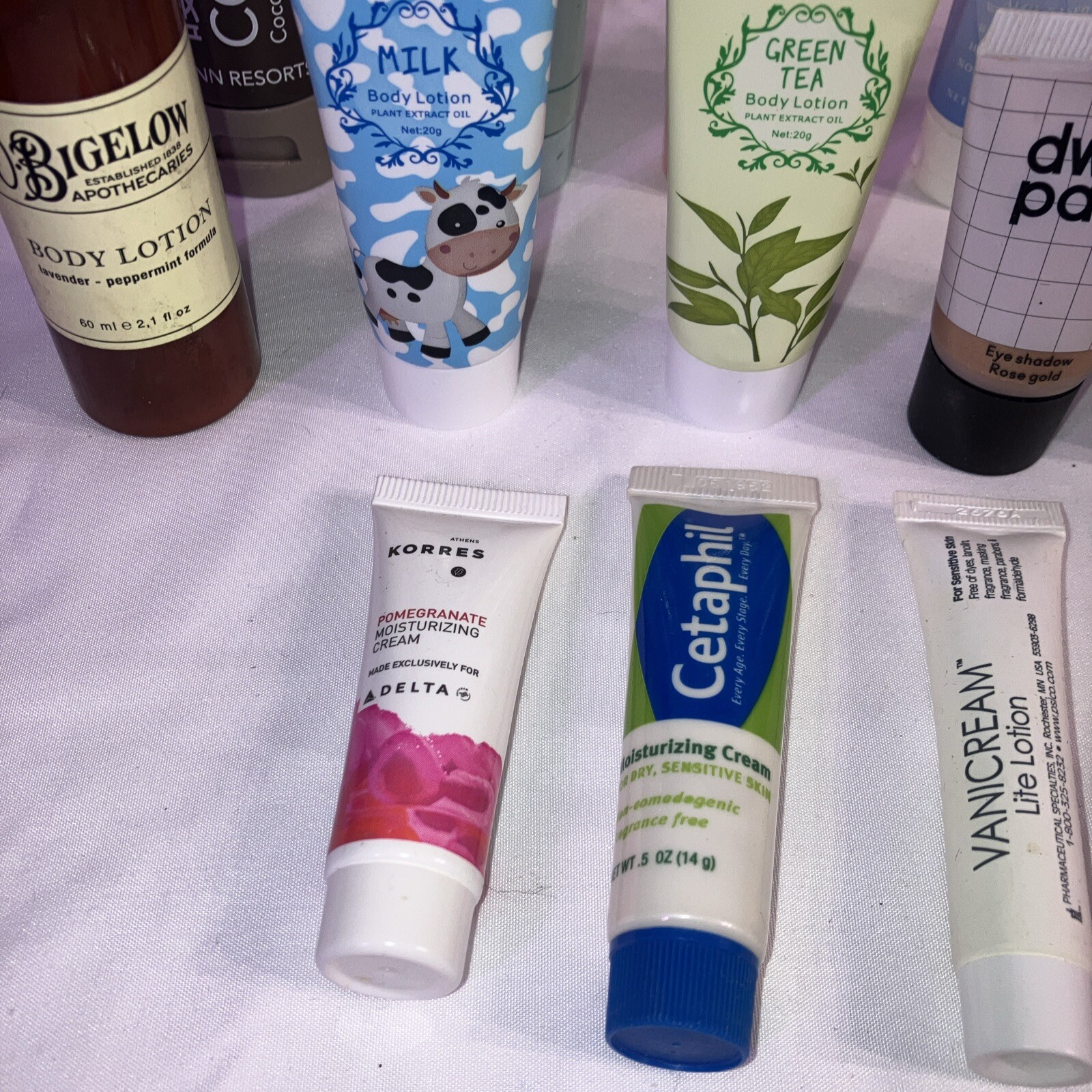 Health & Beauty Mix Products Lotions, Creams, 26- pc New.