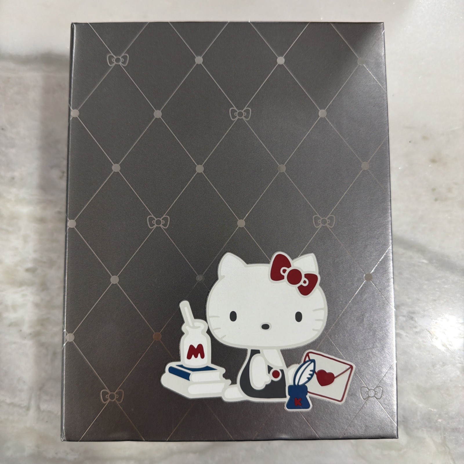 Hello Kitty The Red Bow Beauty Diaries 40th Anniversary 15 Piece Makeup Kit NEW