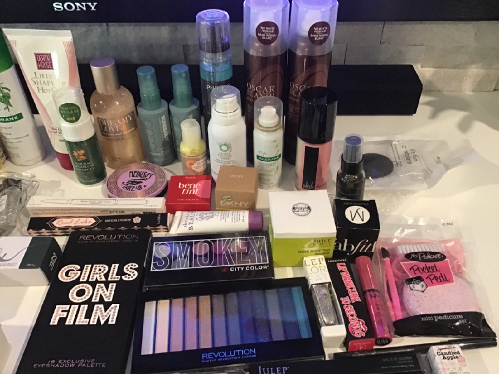 Wholesale MIXED MAKEUP LOT Foundation Eyeshadow Lip Crayons + More (A)