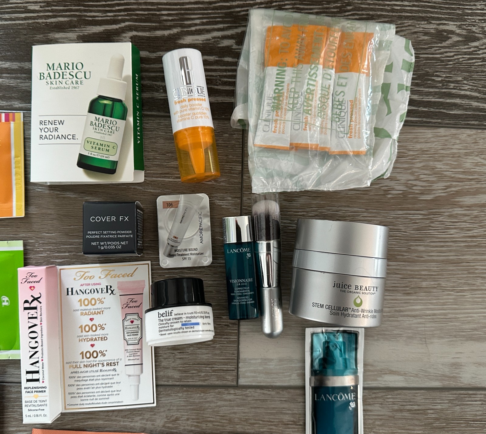 LARGE LOT OF BEAUTY / MAKE UP SAMPLES HENNKSEN CLINIQUE TWO FACED ETC