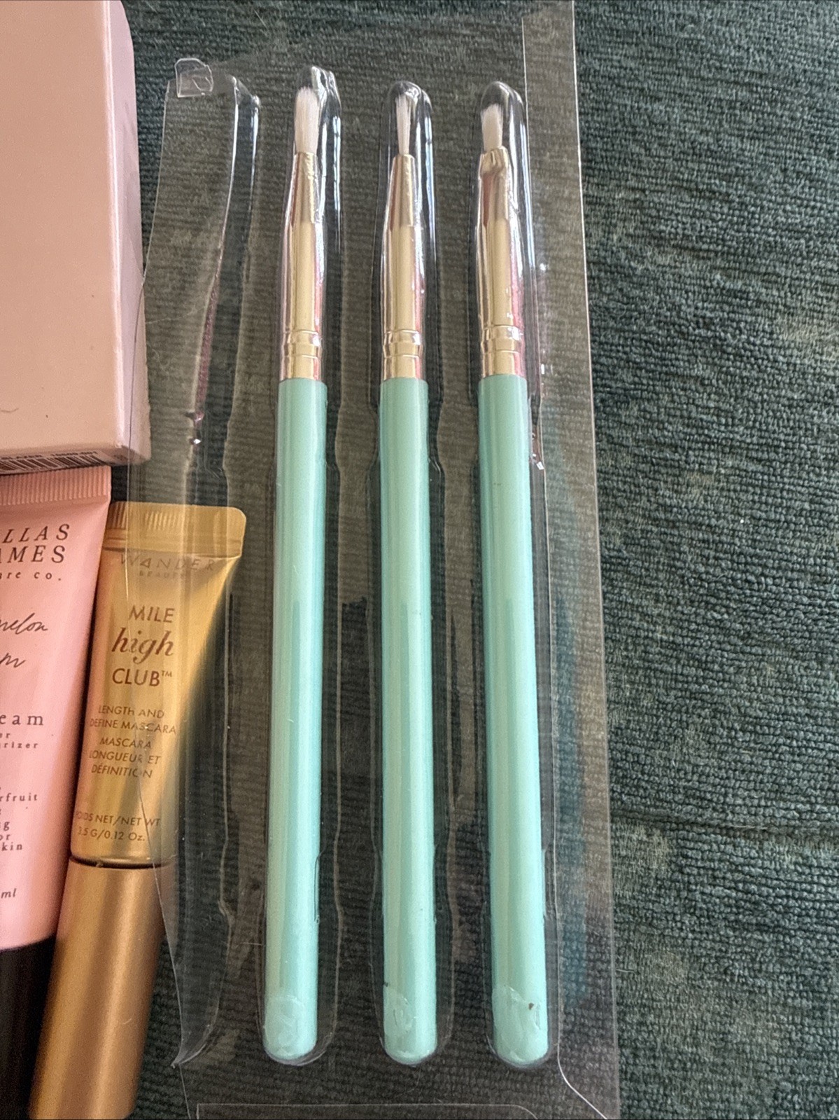Mixed Makeup Beauty Bundle – Lot of 11 PCS – Brand New – See Details