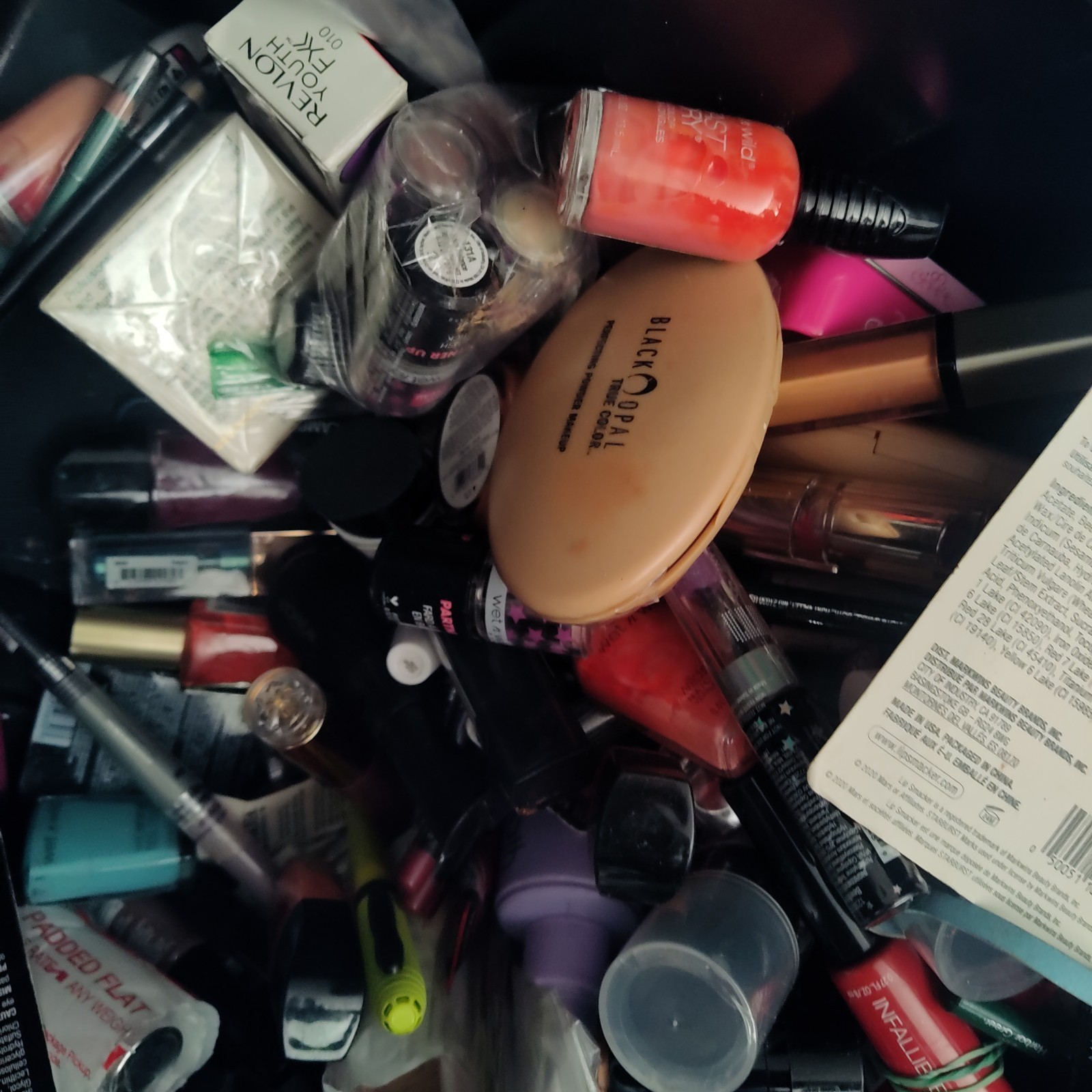 lot 200 pieces mixed all brand Assorted Rimmel wnw, Covergirl maibyline loreal