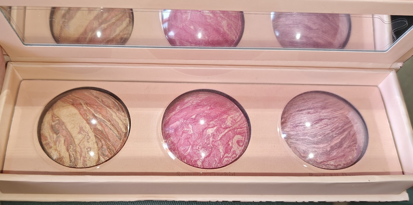Beauty Bundle Feat: Two-faced, Wander, Urban Decay, Ysl, Givenchy, BareMinerals+