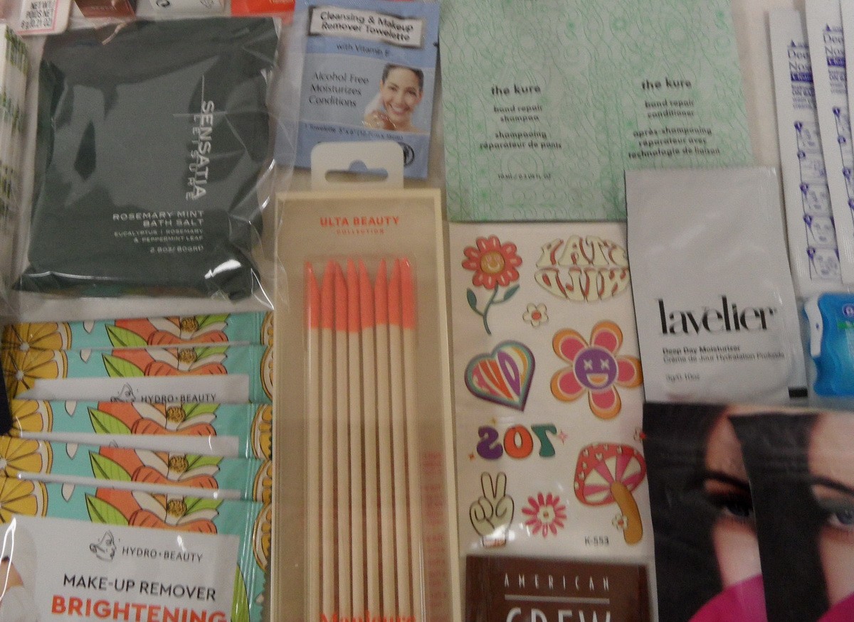 75+ PCS MAKEUP SKINCARE HAIR BEAUTY PERFUME DELUXE LUXURY FULL SAMPLE TRAVEL LOT