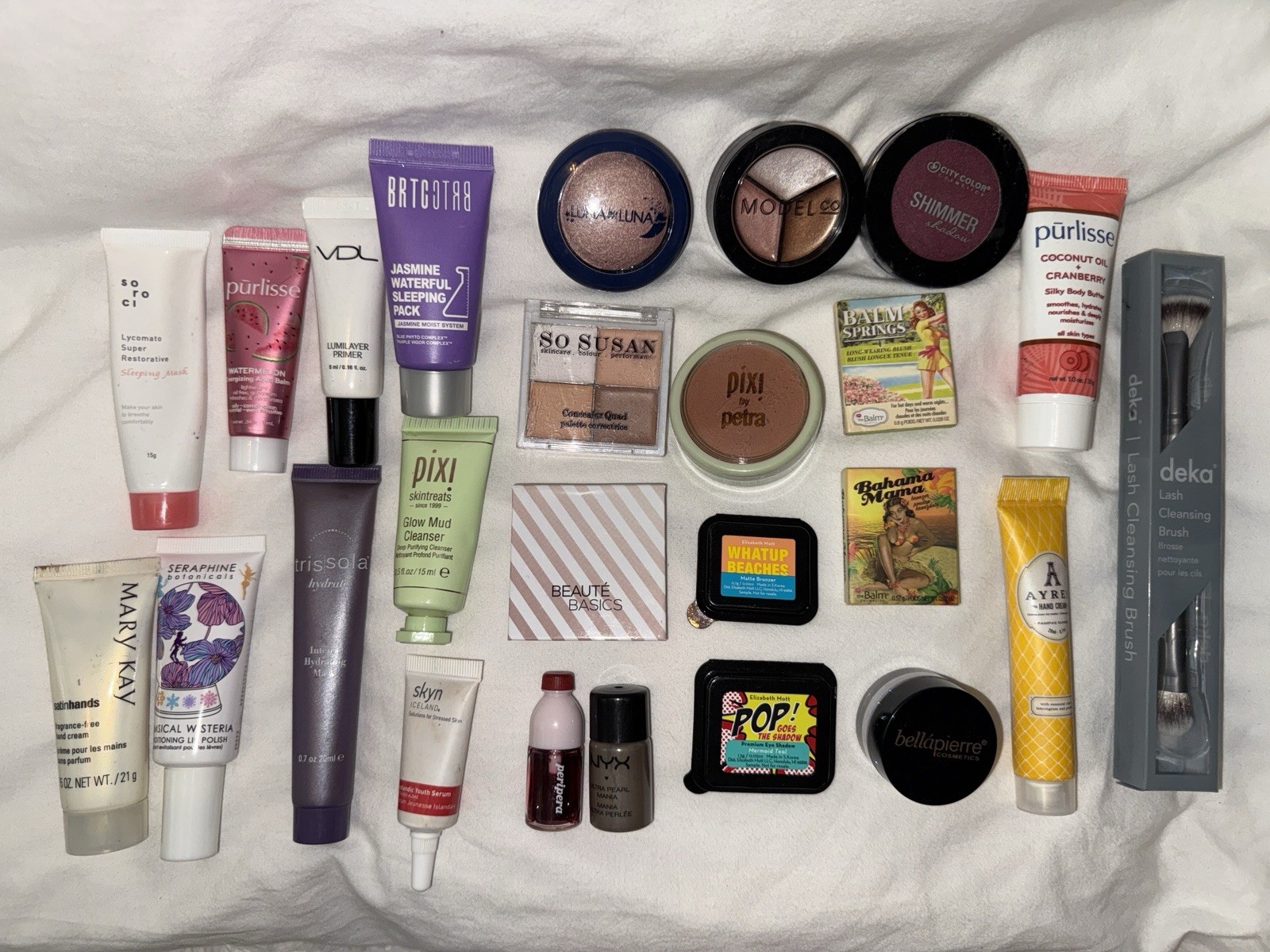 Mixed Makeup Beauty Bundle – Lot of 25 PCS – New – See Details (some Not Sealed)