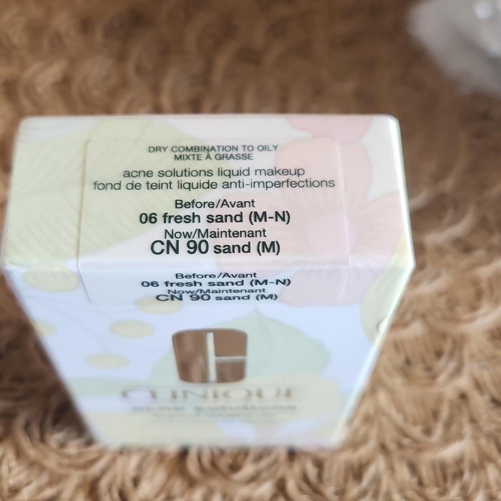 Clinique Acne Solutions Liquid Makeup *CN90/Sand 1 fl.oz.