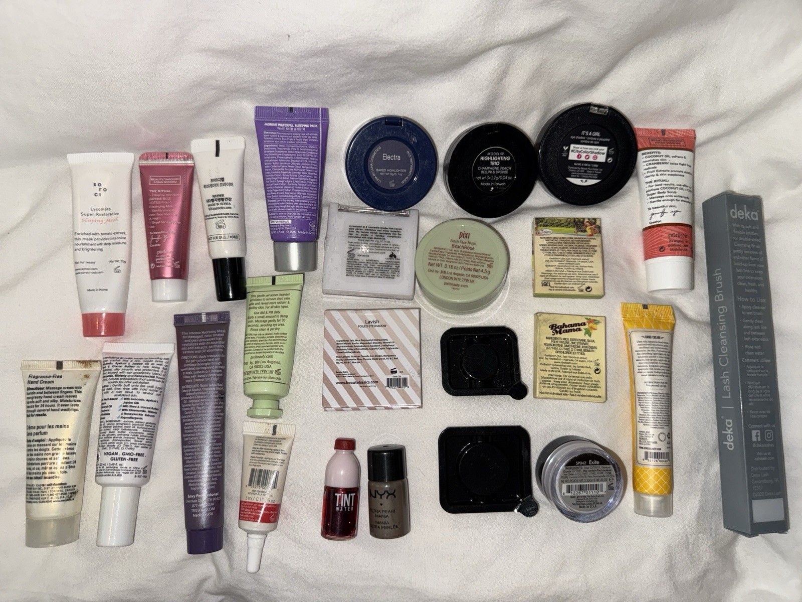 Mixed Makeup Beauty Bundle – Lot of 25 PCS – New – See Details (some Not Sealed)