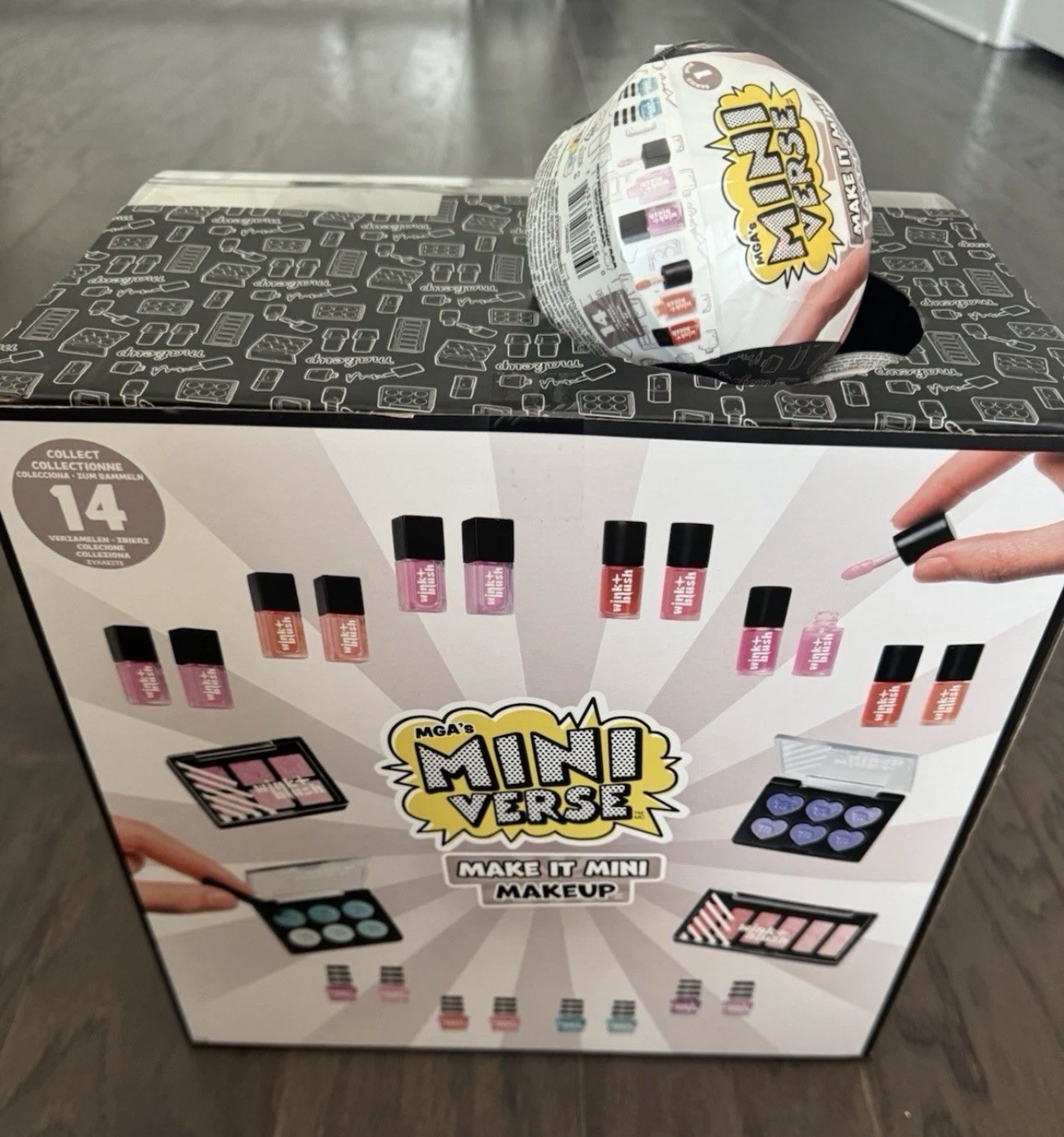 MGA’s Mini Verse Make It Mini Makeup Series 1 Lot Of 14 Balls With The Display