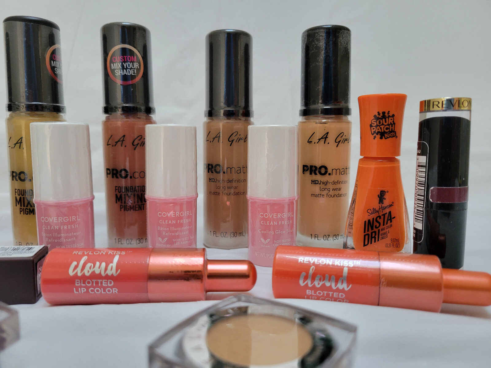 Lot of 17 Makeup Cosmetic New – L.A. Girl, Revlon, Loreal, Cover Girl
