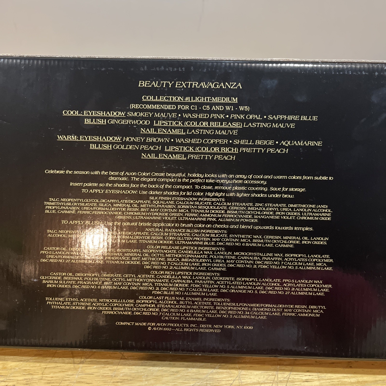 Vtg Avon Color Tray Of Beauty Light Medium Rare Makeup Set 16 Pcs