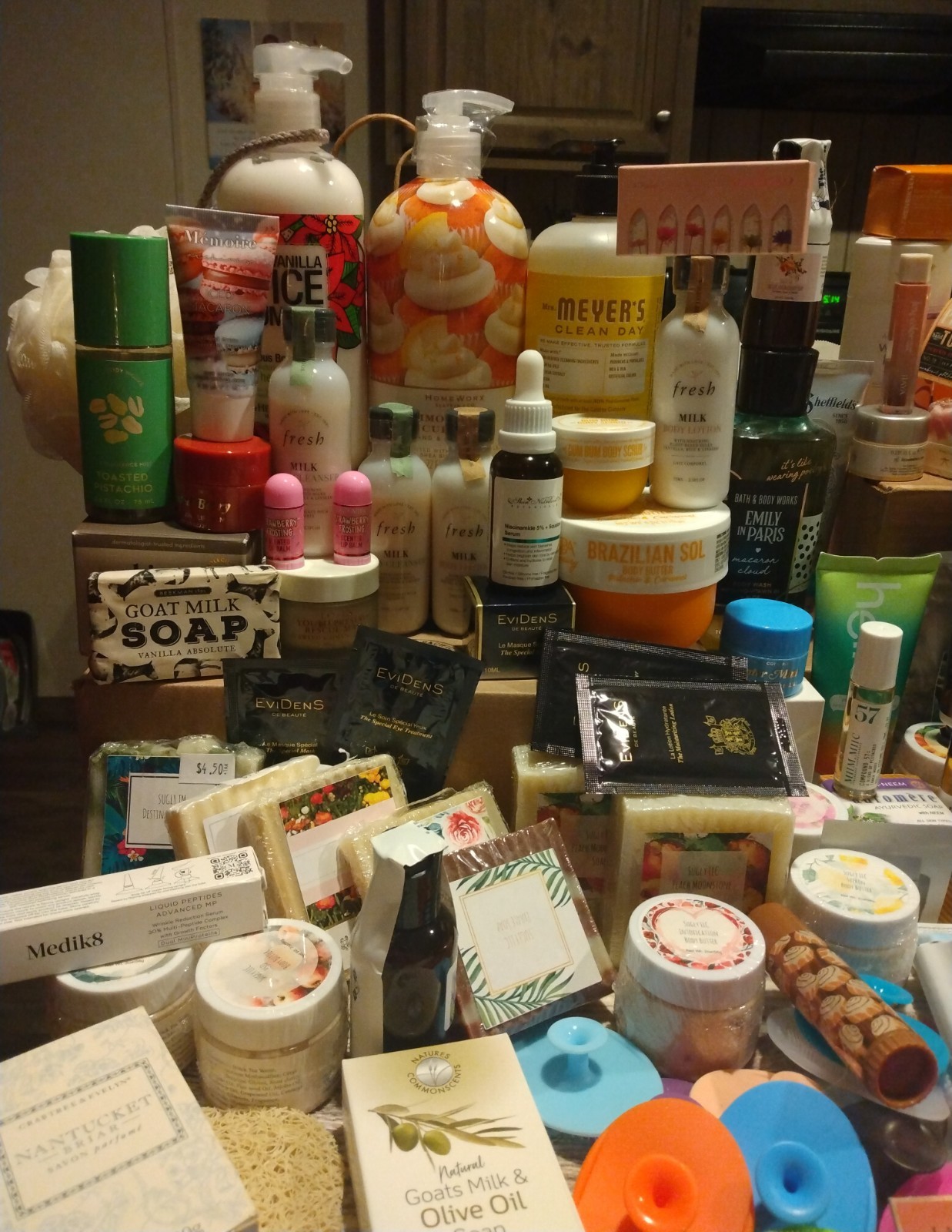 Huge 22lb New Upscale Beauty Bath Body Fragrance Skin Care Bundle-$ For Vet Care