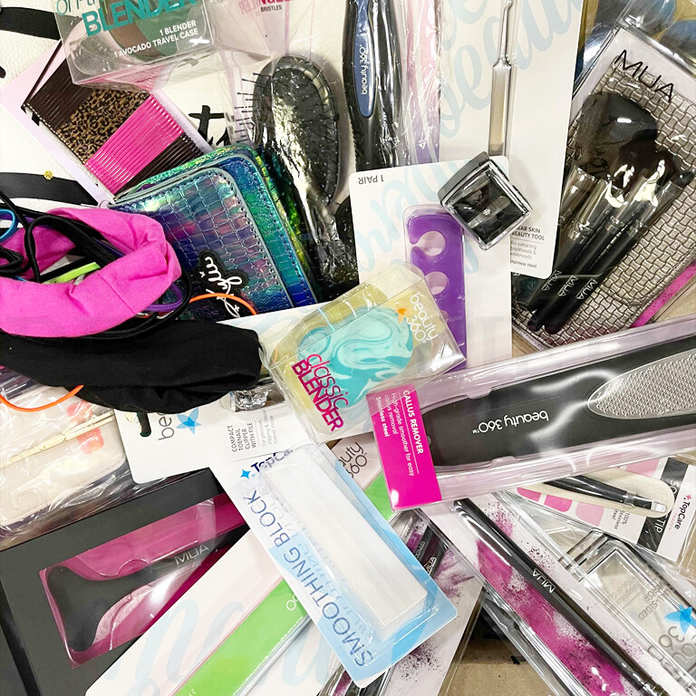 BEAUTY / MAKEUP / COSMETIC Tools Mixed Wholesale Lot Bundle – 40 PCS