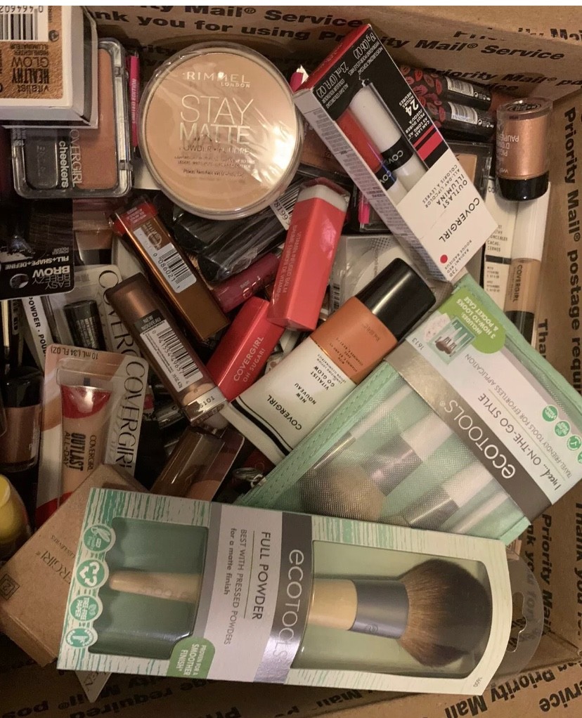 Wholesale 100pc Mixed MAKEUP BEAUTY LOT Random NYC NYX Revlon Ally Sally Hansen