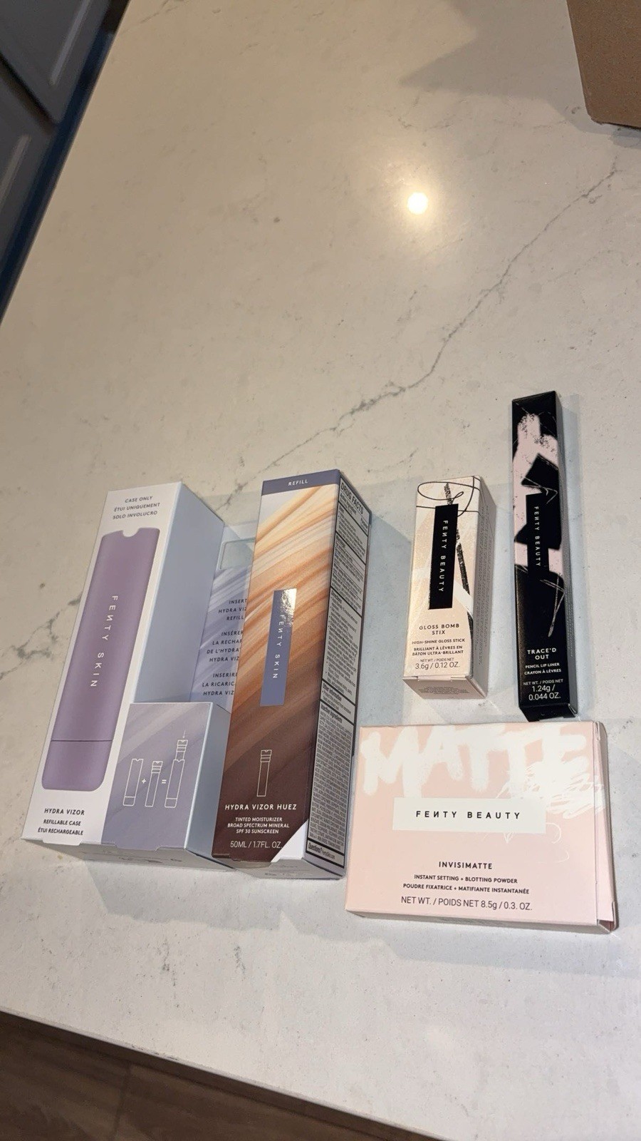 Fenty Beauty Mixed Hydra Vizor shade 4 SPF SPF, Invisimatte, lipstick & liner