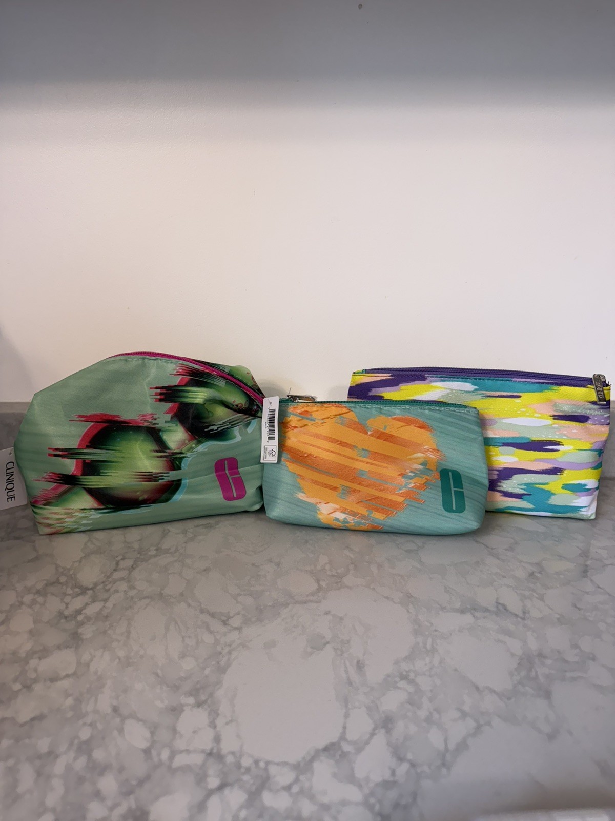 Clinique Beauty Lot of 20 items Makeup Bags, Skincare & Makeup