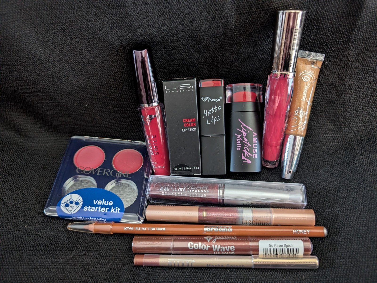 Assorted LIP MAKEUP BEAUTY Bundle Lot-12 PCS-New/Discontinued-Lot4