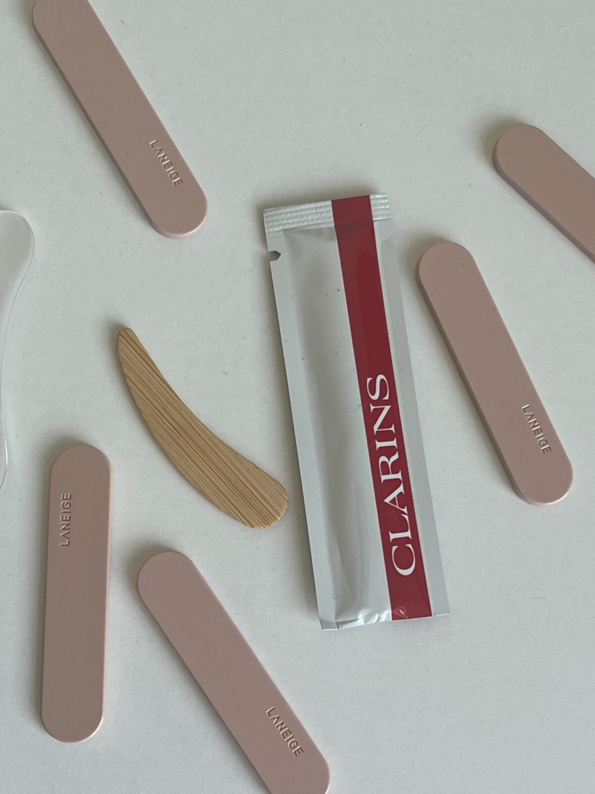 MISC LOT OF 8 SKINCARE APPLICATORS – CLARINS LANEIGE ETC
