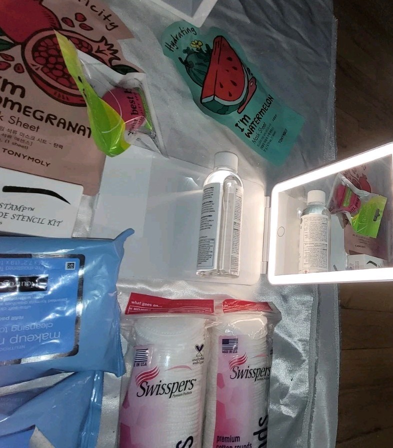 NEUTROGENA, MASKS, CABOODLE BOX &JASON WU, LIGHT MIRROR, GORGEOUS HAIR CLAWS ++