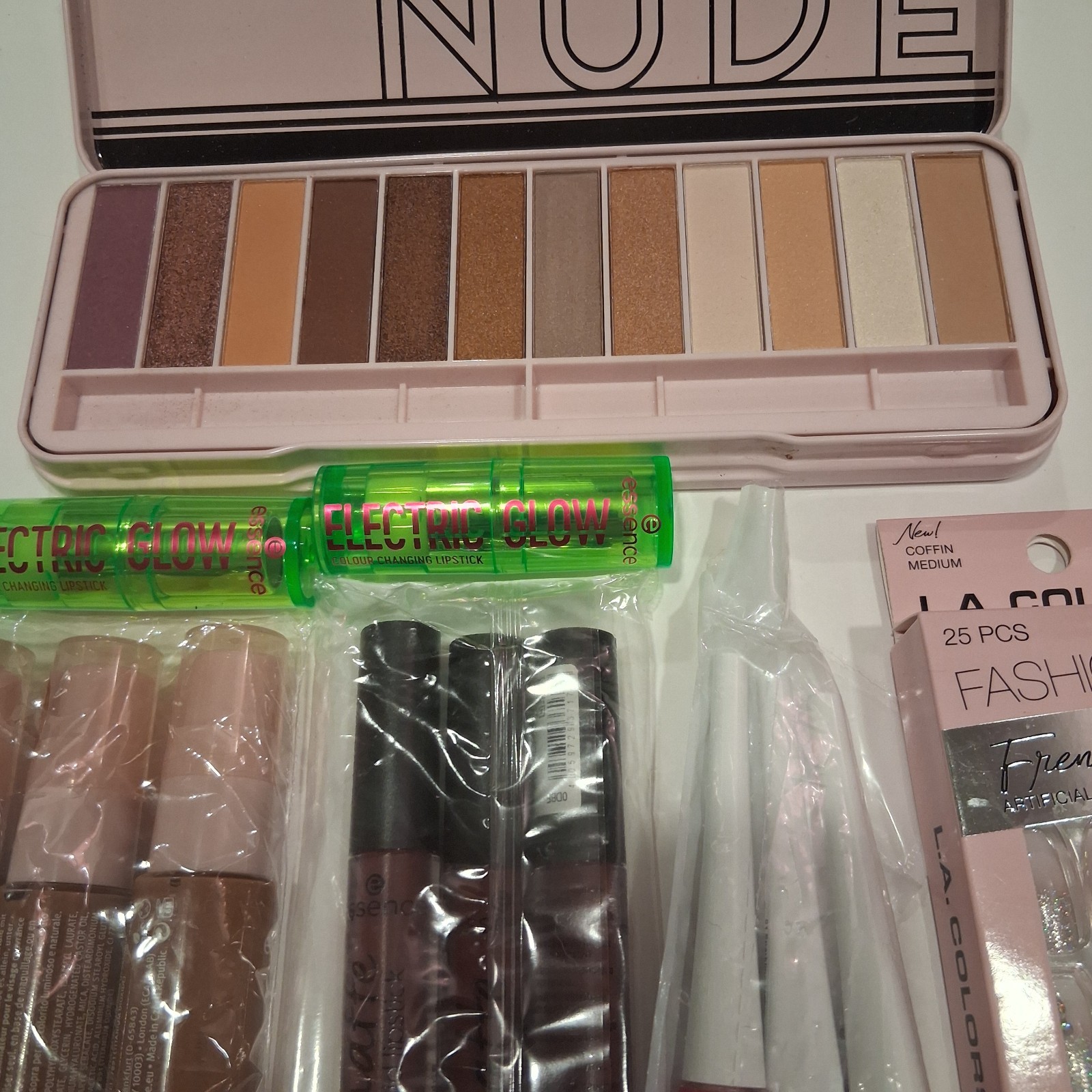 Assorted Full Size Makeup Lot: Nude Palette, Dual Diva Compact, Electric Glow