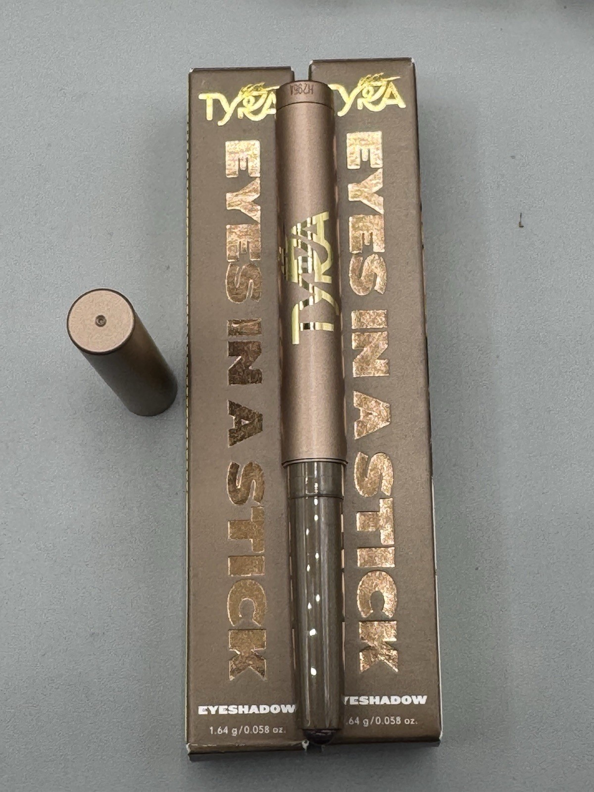 Tyra Banks discontinued make up lot of 21 ( New Old Stock, Expired See Details )