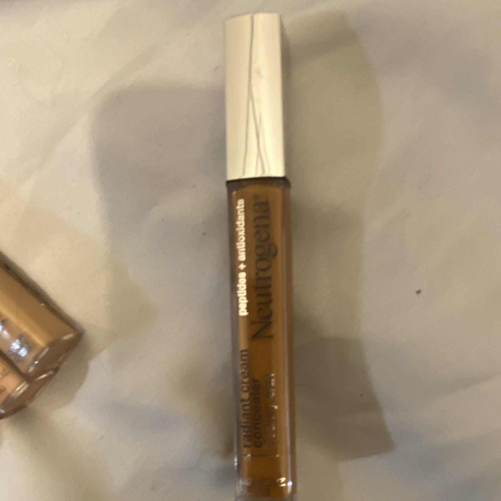 Neutrogena Radiant Cream Concealer Mixed Lot, Multiple Tubes