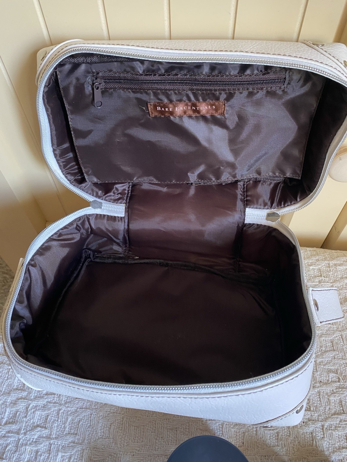 Bare Minerals By Bare Escentuals Makeup Lot w/ White Zip Case SEALED