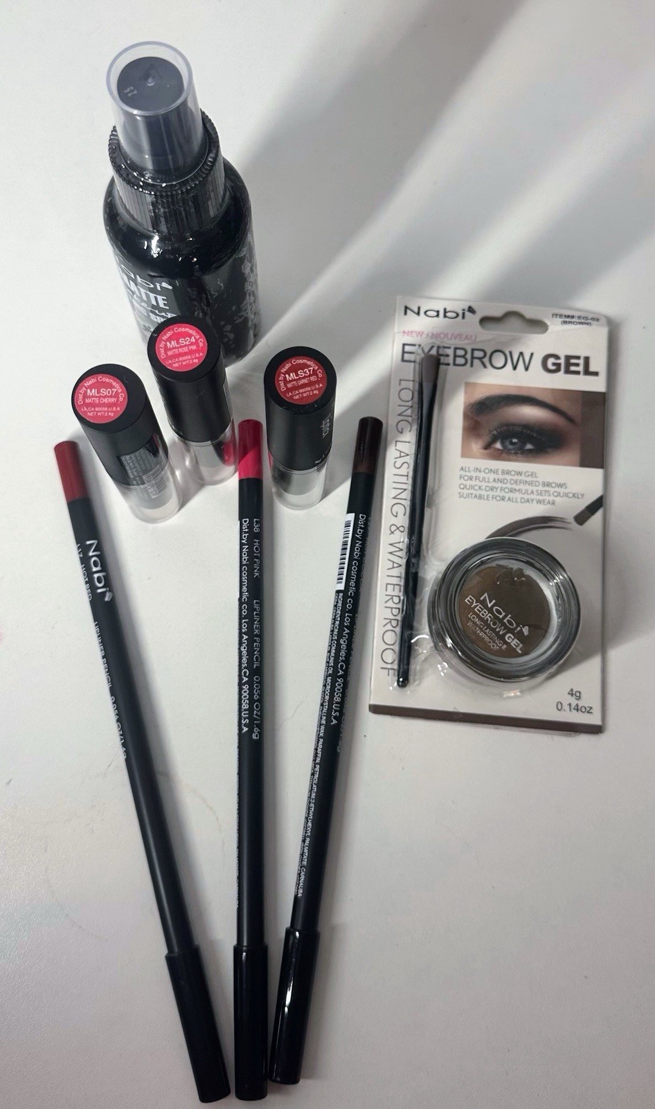 Nabi Makeup Set 3 Matte Lipsticks + 3 Lip Liners + Eyebrow Gel + Setting Spray
