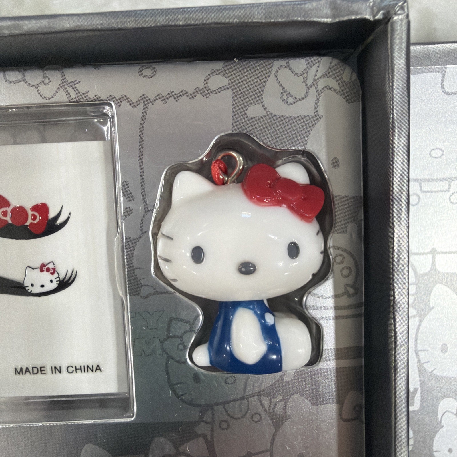Hello Kitty The Red Bow Beauty Diaries 40th Anniversary 15 Piece Makeup Kit NEW
