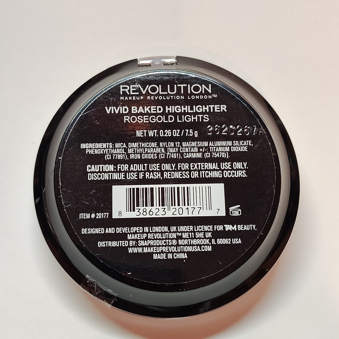 Makeup Revolution London Lot Concealer Eyeshadow Baked Highlighter Lipstick