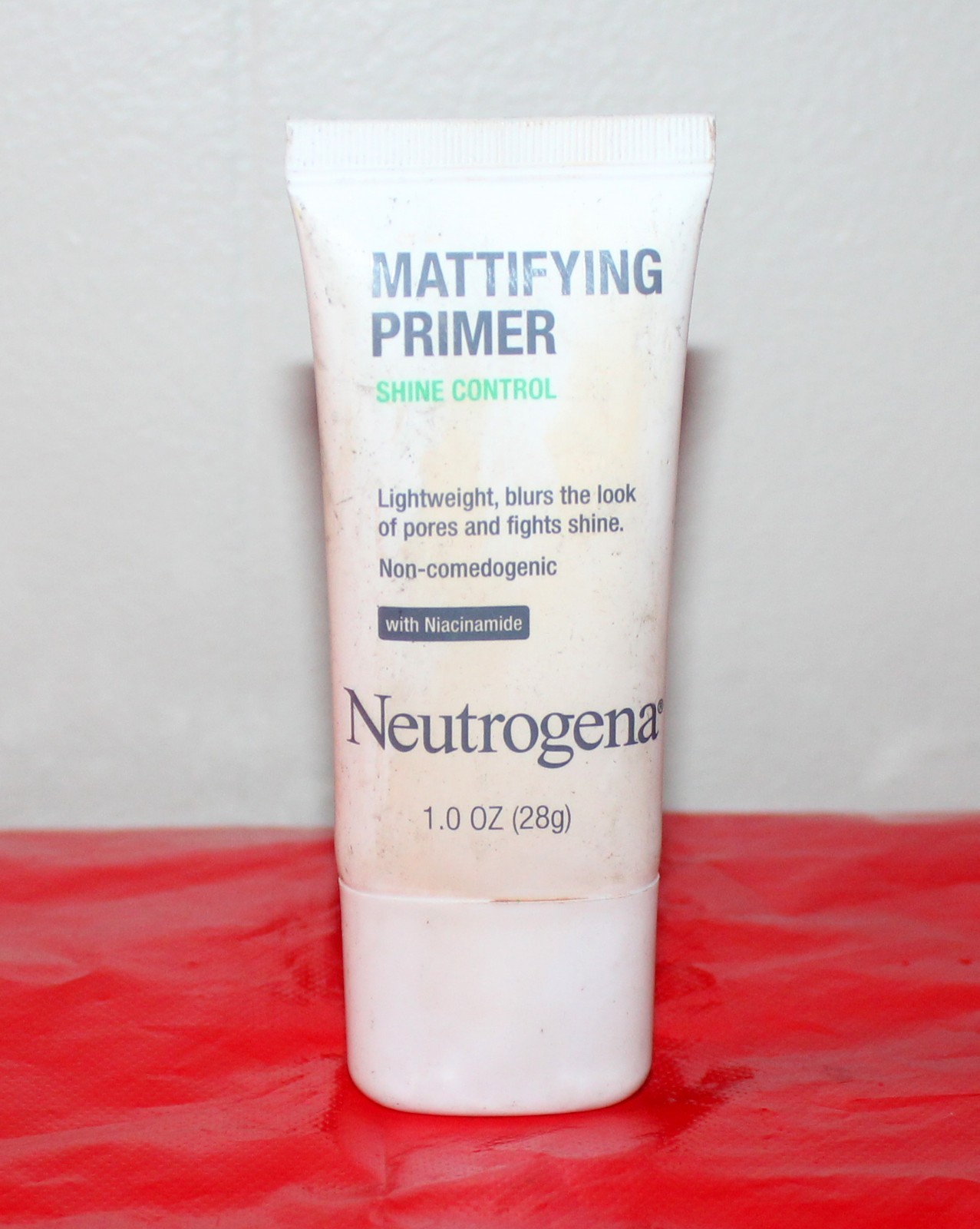 Neutrogena Mattifying Primer Makeup Shine Control – 1 oz *NEW* We Combine
