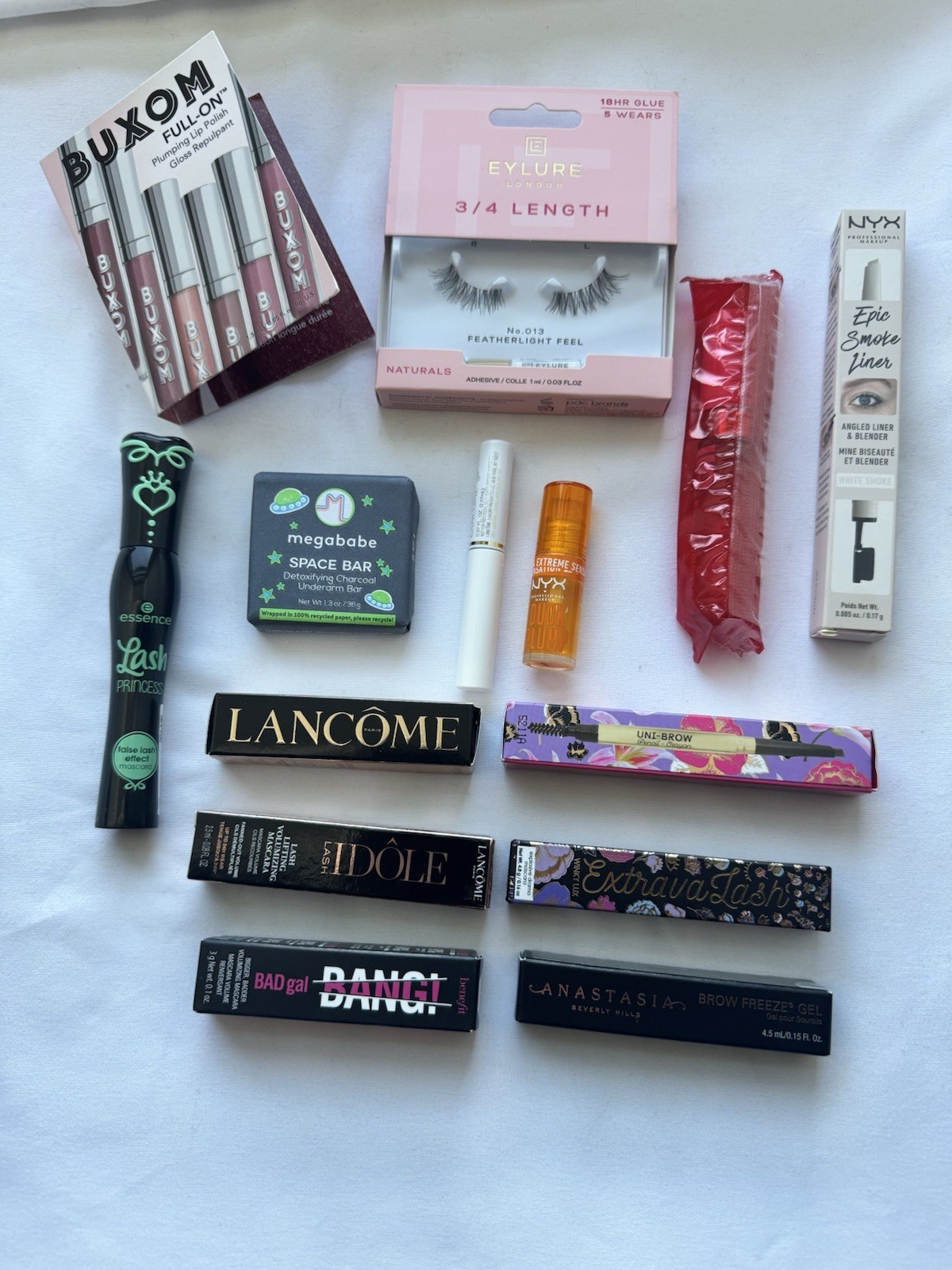 Lot 14 Sample, Full Size Makeup, Charcoal Space Bar, Eyelashes Travel Size NWB