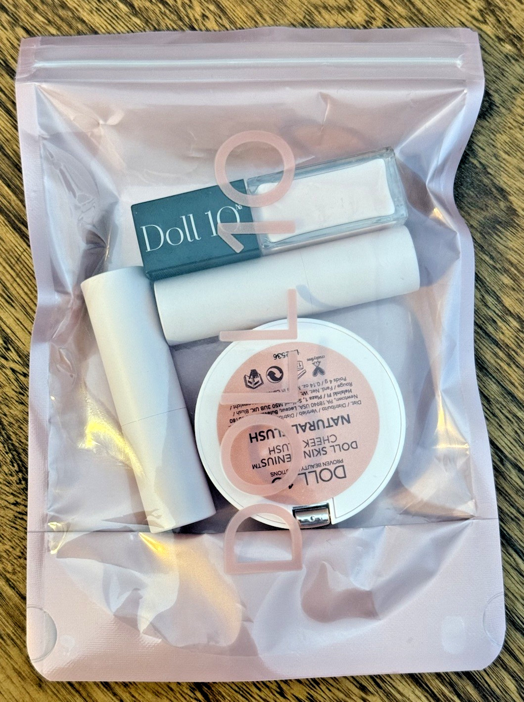 New Doll 10 Lot Natural Flush, 2 Lipstick (Yes Please & Kiss Me) Rose Glow Lip