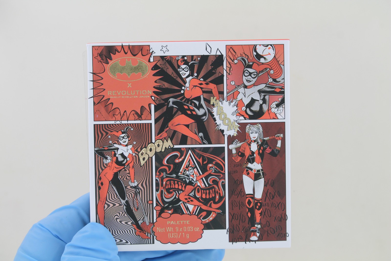 New Revolution Makeup Harley Quinn Lot – Cosmetic Bag, Eyeshadow Palette, Sponge