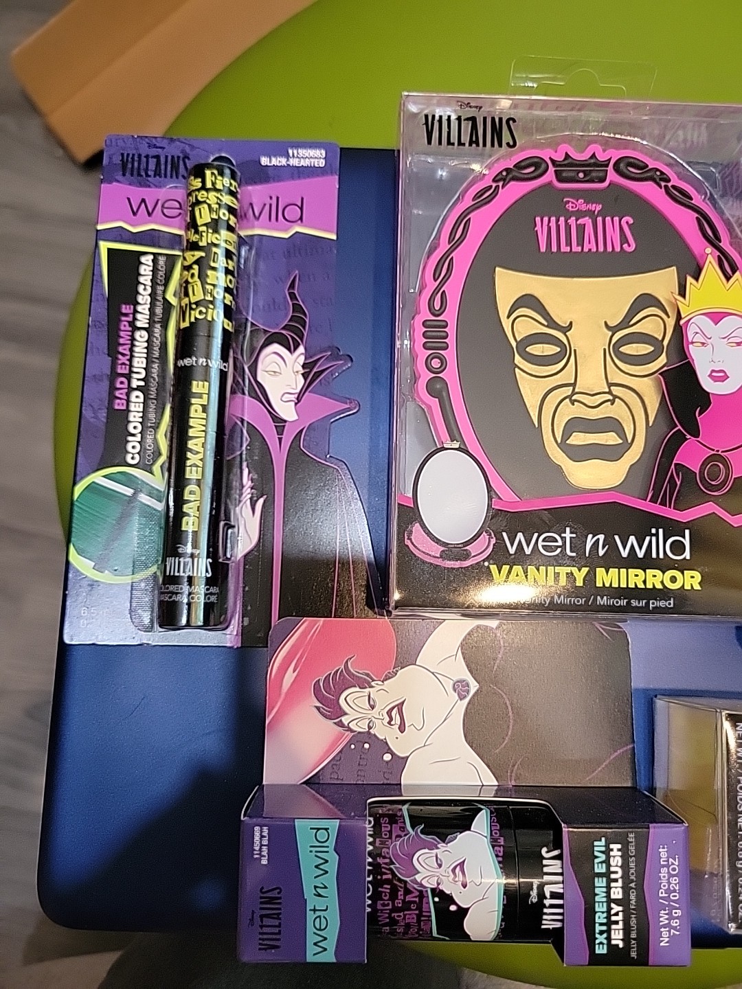 5 Piece Lot Wet n Wild DISNEY Villians Makeup Lot & Vanity Mirror