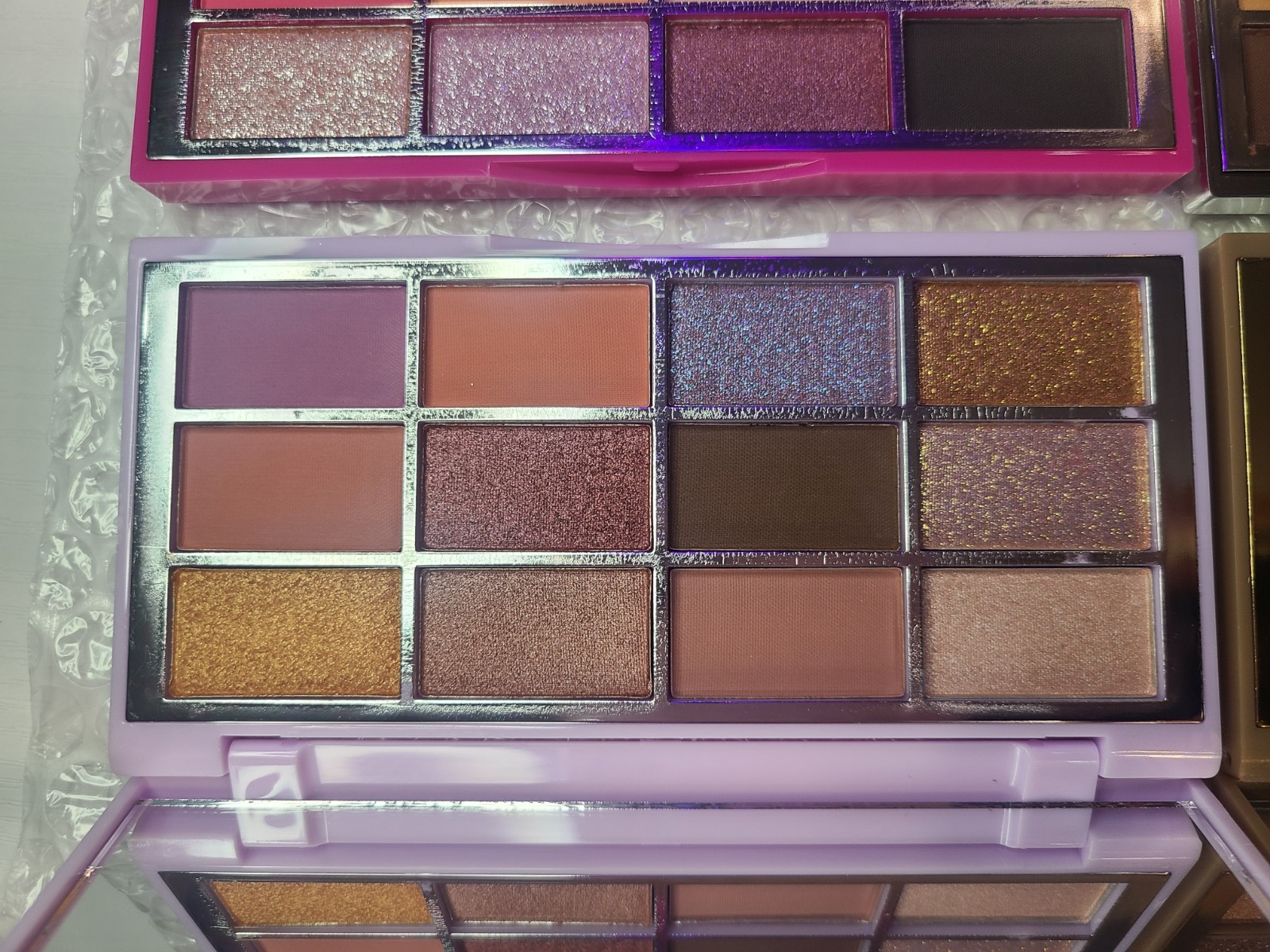 Wholesale MAKEUP Lot Eyeshadow Bundle Lot of 4 PCS