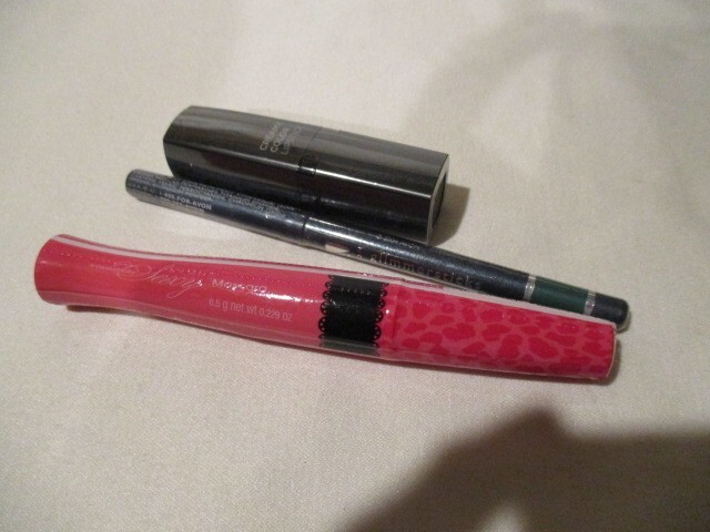 AVON Irresistibly Sexy Mascara-Black/Glimmerstick-Emerald/Creamy Lipstick-Coral