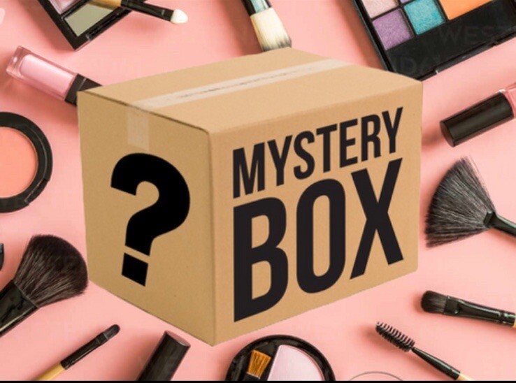 Makeup Box More Than $500 Worth!