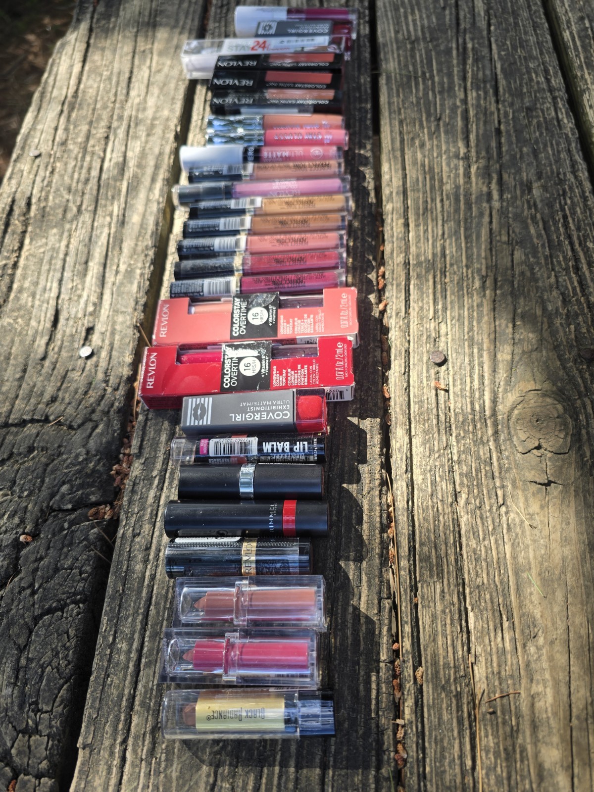LOT 26 NEW LIPSTICKS LIP GLOSS STAIN BALM REVLON COVERGIRL RIMMEL