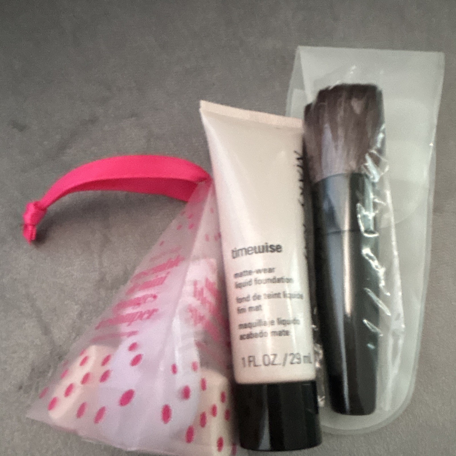 Mary Kay TimeWise Matte-Wear Foundation Bronze 7 w/ Brush + Sponge