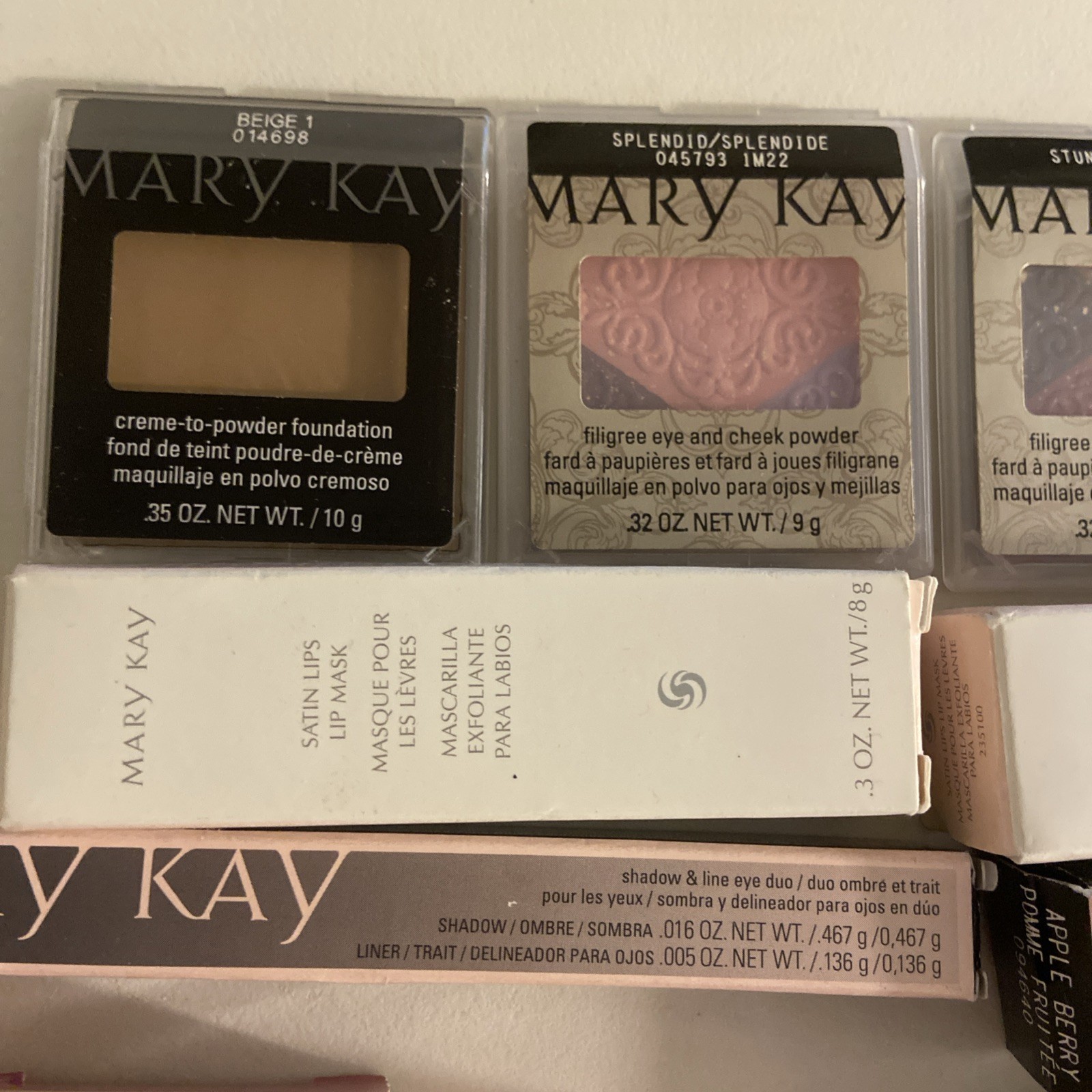 Mary Kay Lot Of 15 piece Makeup Please Look Carefully For The Pictures