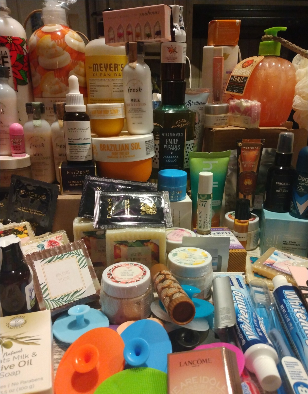 Huge 22lb New Upscale Beauty Bath Body Fragrance Skin Care Bundle-$ For Vet Care
