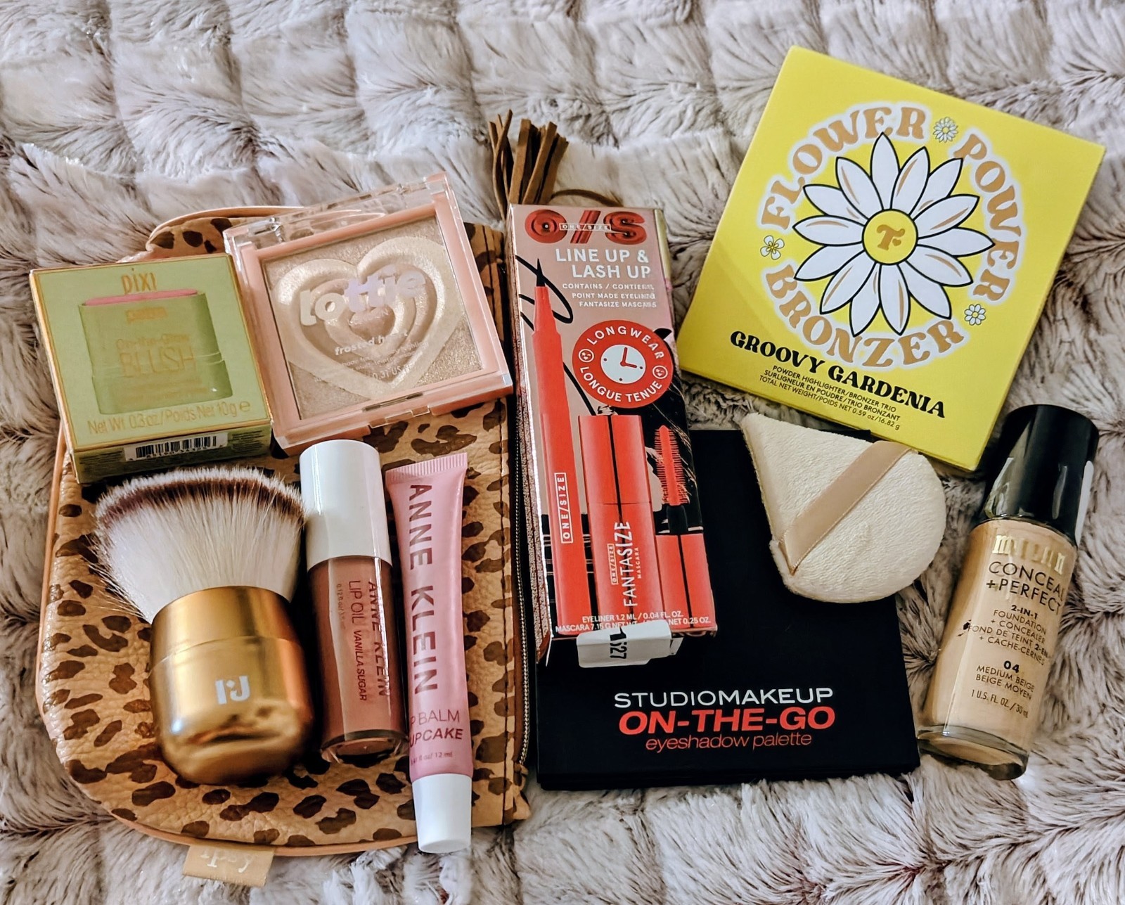 Beauty Bundle Feat Studio Makeup,One/Size, PIXI,Ann Klein, Lottie,Milani, Flower