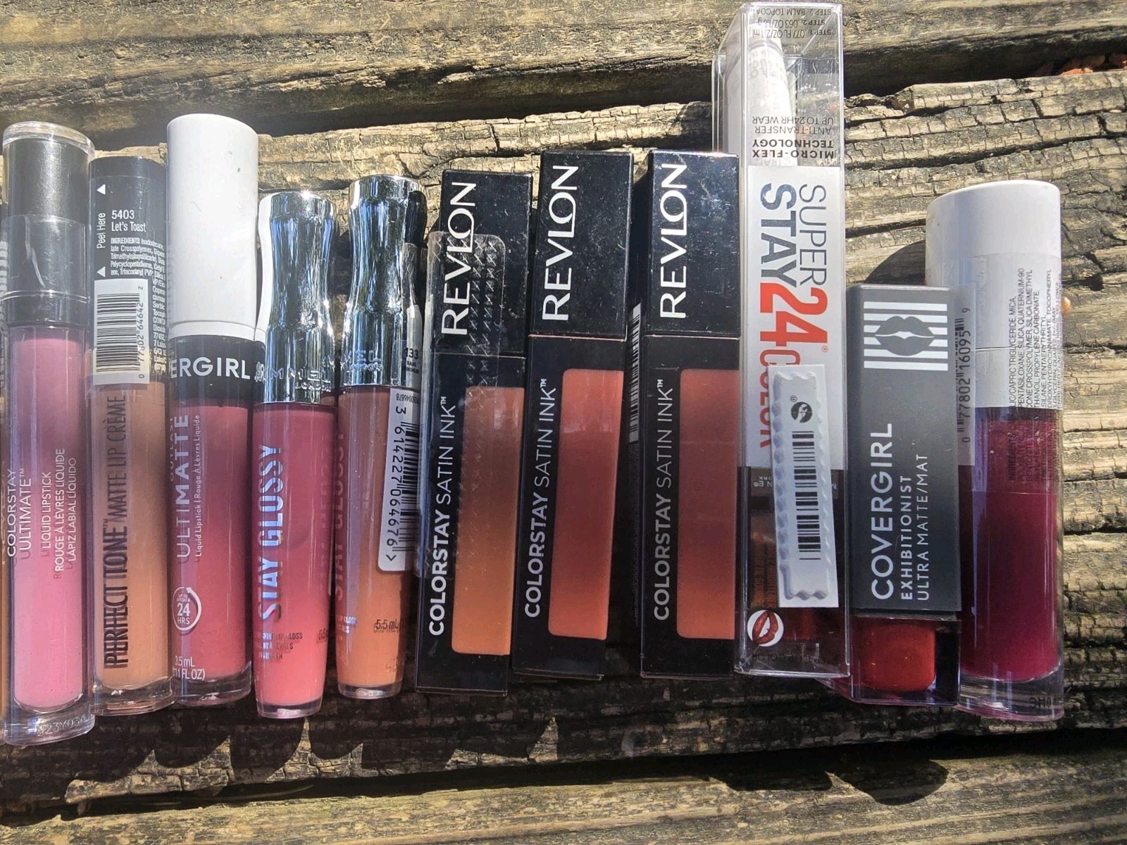 LOT 26 NEW LIPSTICKS LIP GLOSS STAIN BALM REVLON COVERGIRL RIMMEL