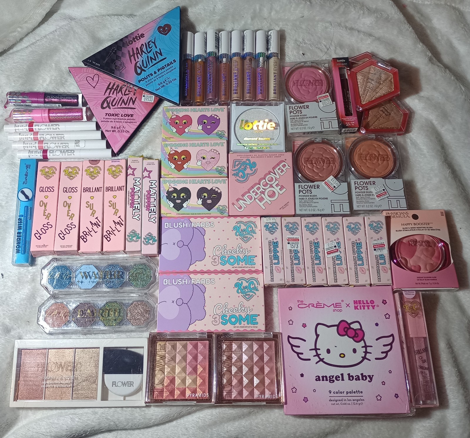 AFFORDABLE MAKEUP (READ DESCRIPTION)