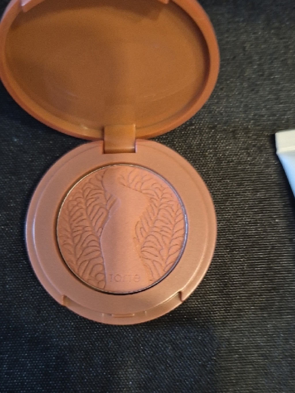 Beauty Bundle With La Mer Moisturizing Cream, Tarte, Amika, Bobbi Brown 5 Total