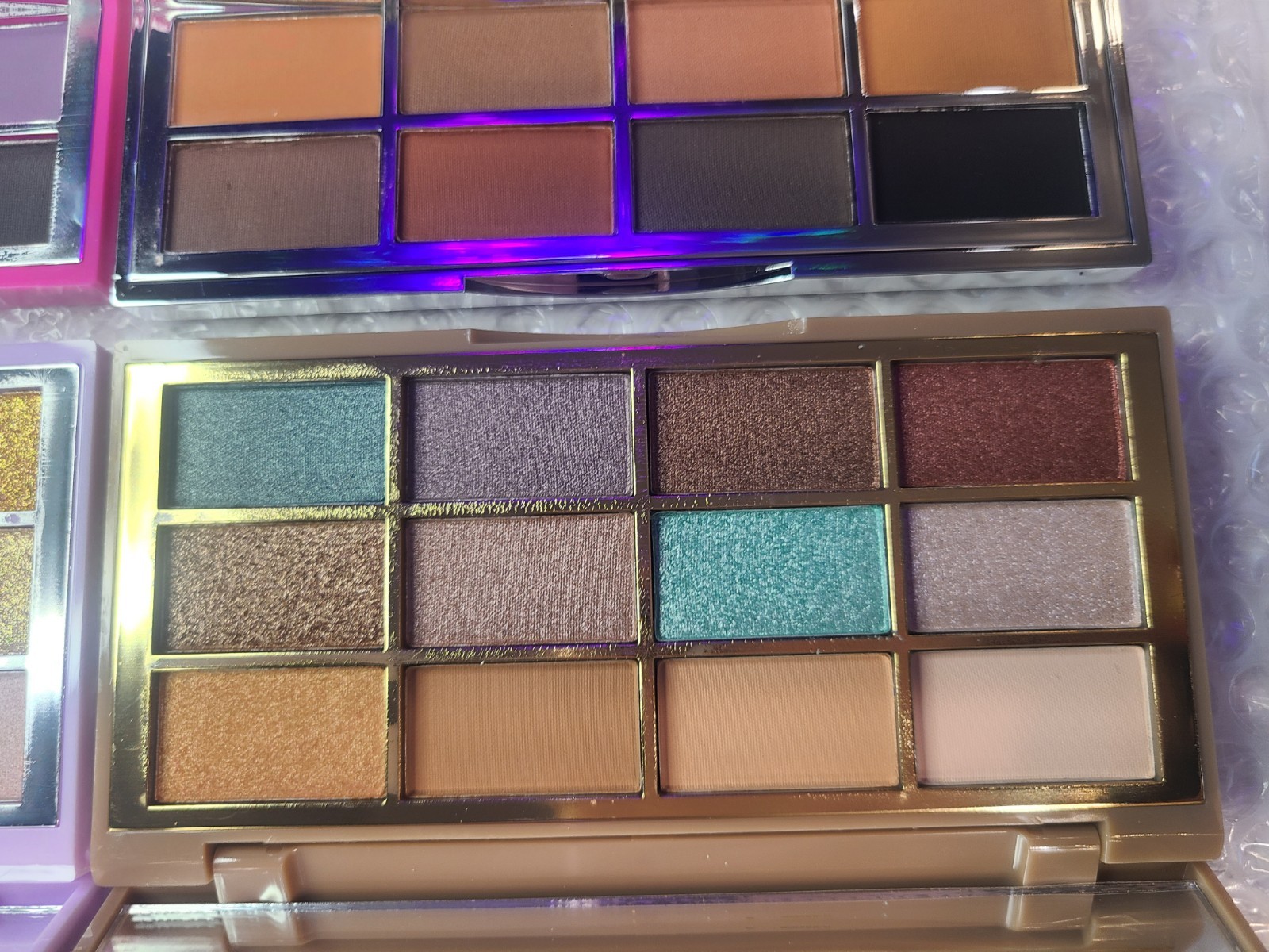 Wholesale MAKEUP Lot Eyeshadow Bundle Lot of 4 PCS
