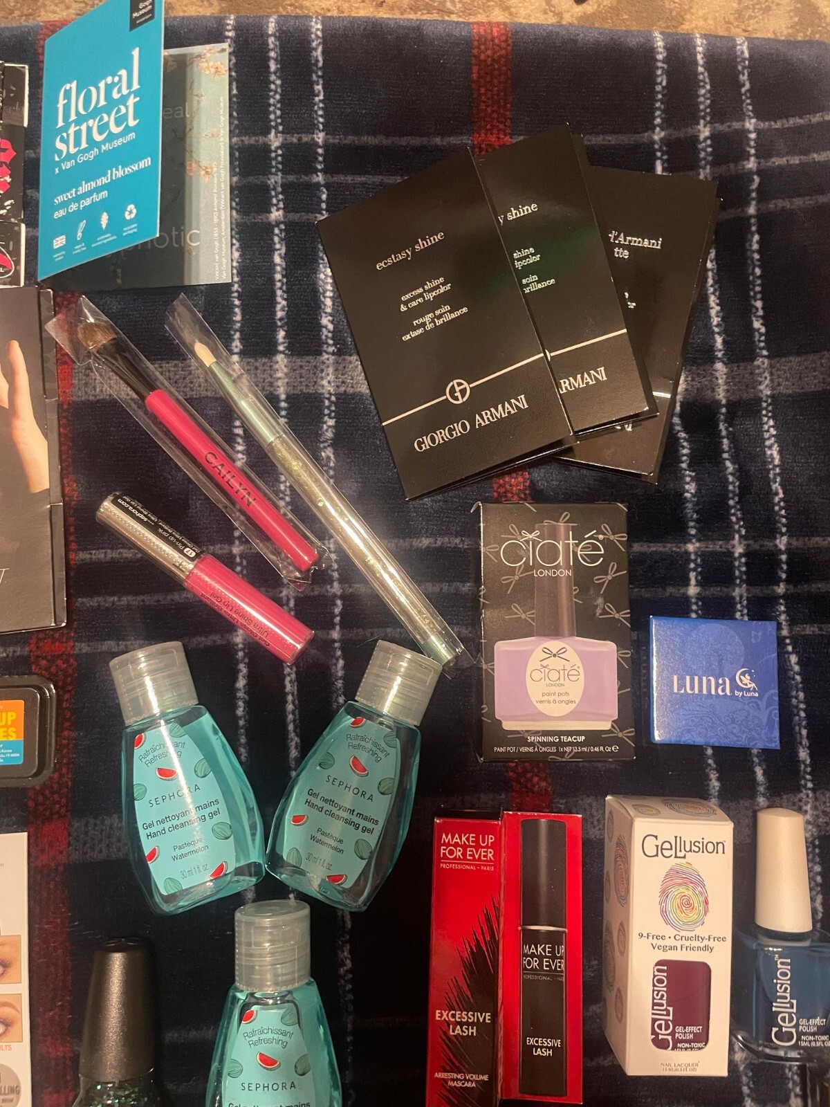 5 Piece Random Makeup Lot + Bag- Clinique, Smashbox, KVD, Tarte,UD, Dior & More