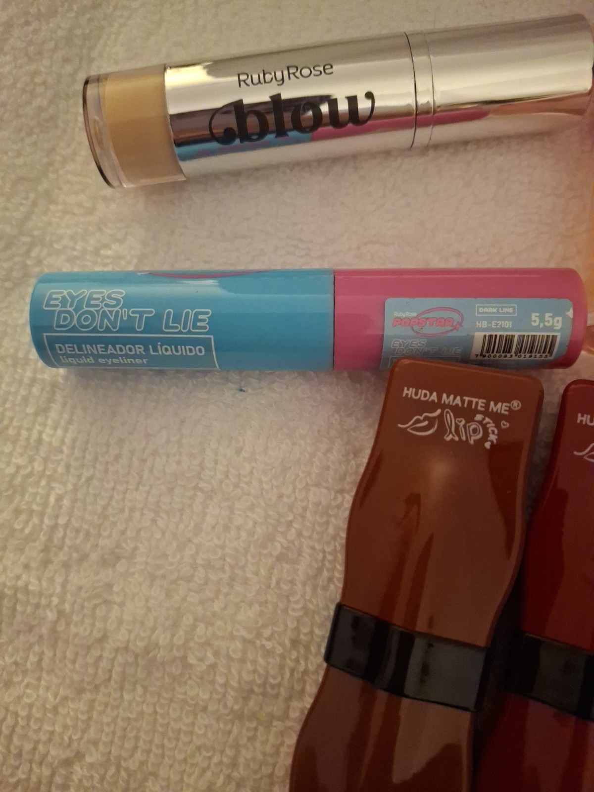 Makeup Lot- 13 Pieces Lips Cheeks Eyes Face