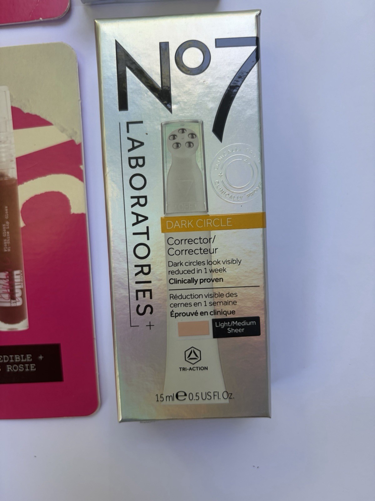 Lot 4 Pc New NOS Makeup No7 Labs Corrector 15mL .5 Oz Light / Med + 2 Lip Gloss