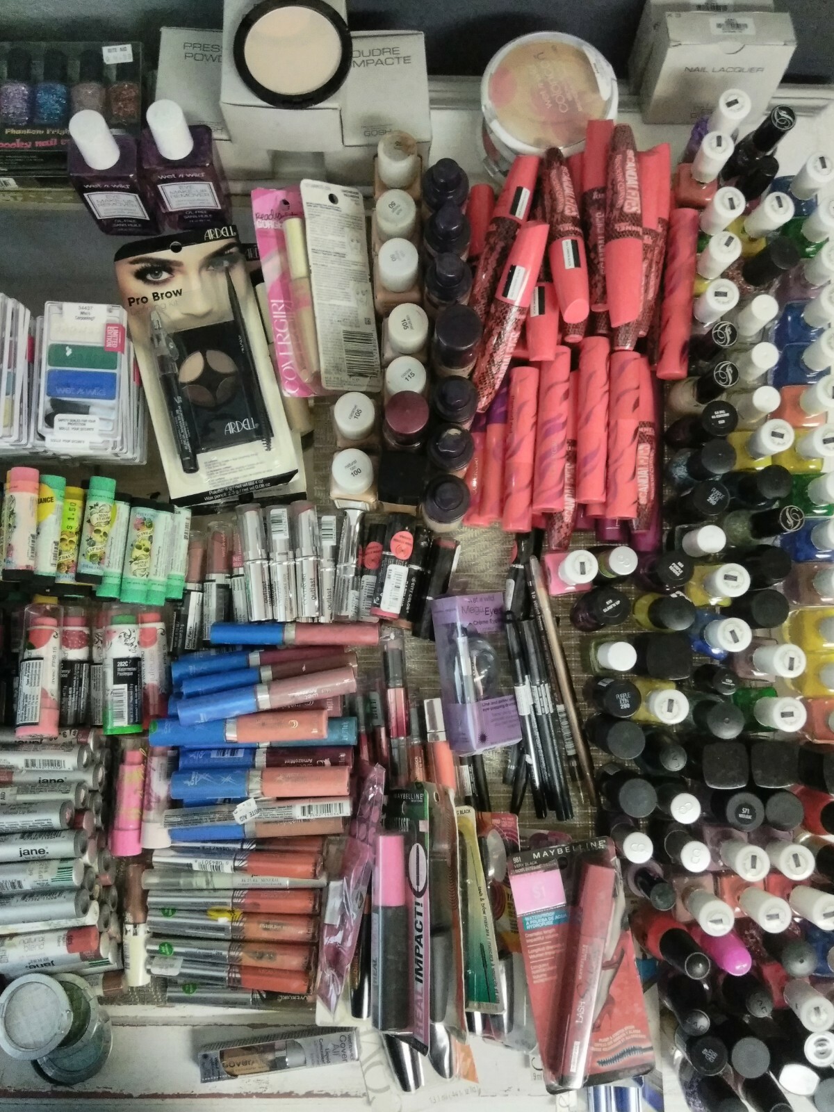 lot 200 pieces mixed all brand Assorted Rimmel wnw, Covergirl maibyline loreal